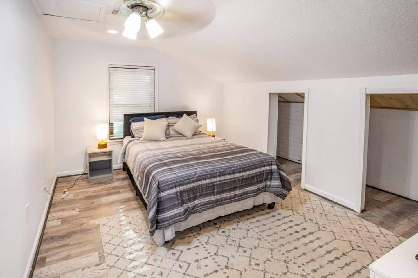 Sunmeadow Manor Retreat Villa Friendswood ภายนอก รูปภาพ